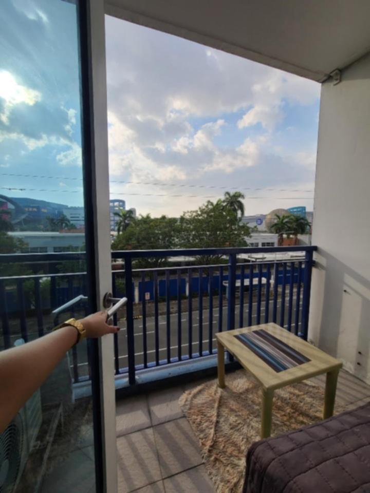 Glenda Place Aurum At Sea Residences Near Moa Pasay Exterior photo